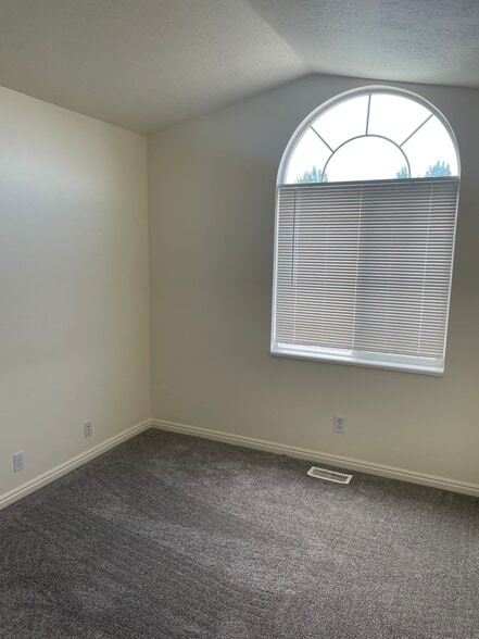 Building Photo - 6435 S Wakefield Way