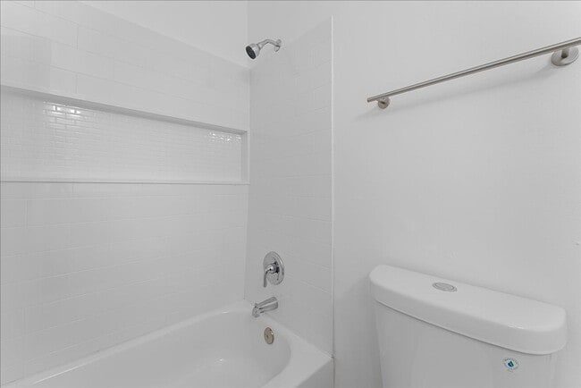 Building Photo - 18620 Hatteras St