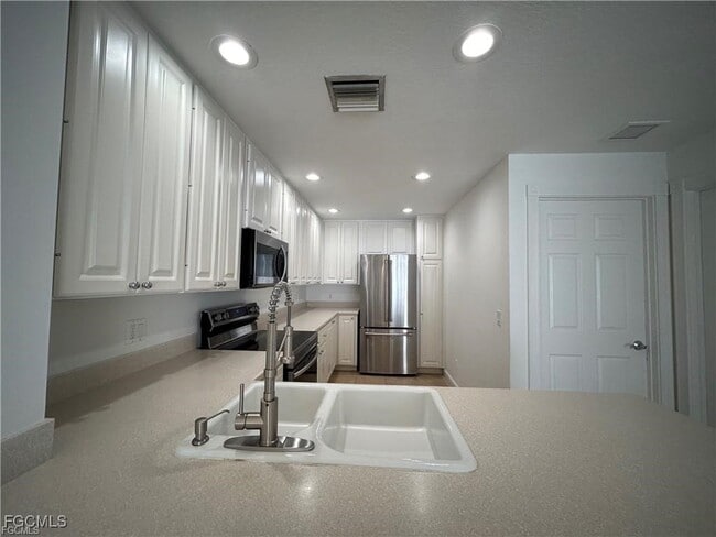 Building Photo - 28262 Villagewalk Cir