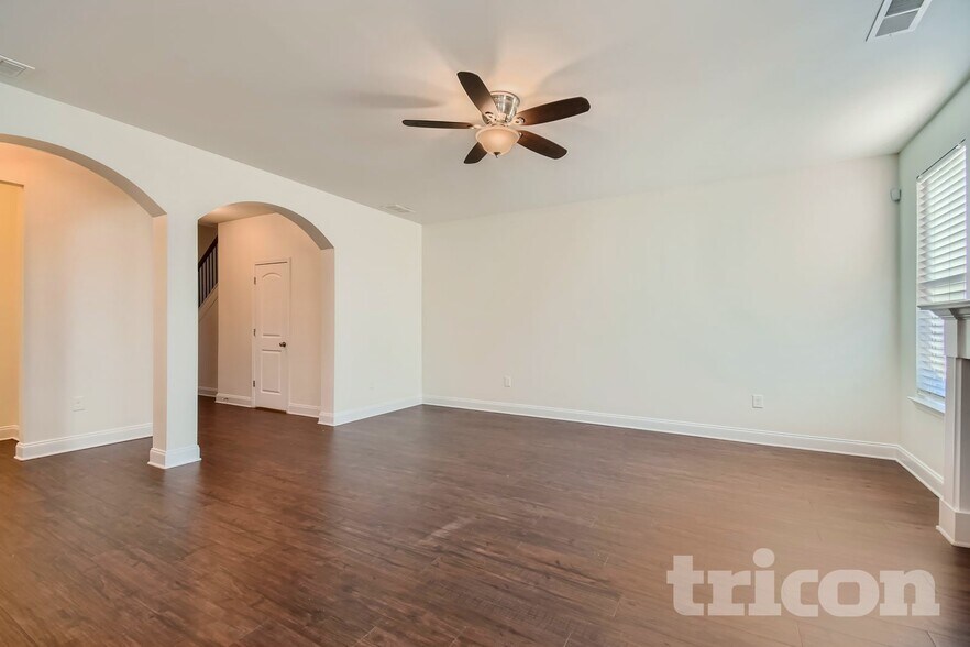 Building Photo - 533 Sprayberry Dr