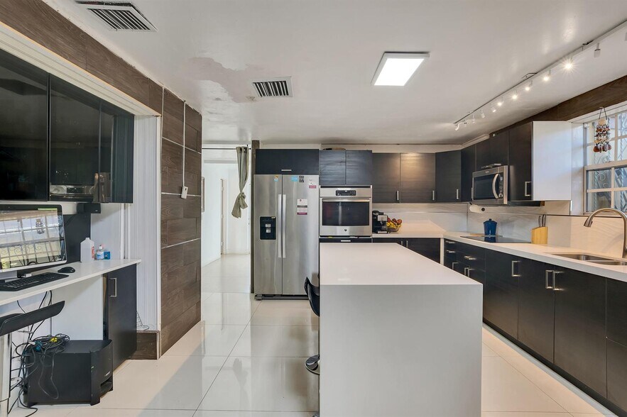 Kitchen - 5931 NW 5th St