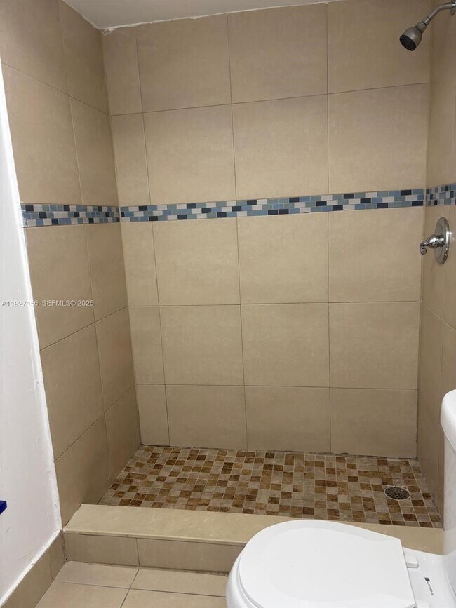 Building Photo - 5100 SW 41st St