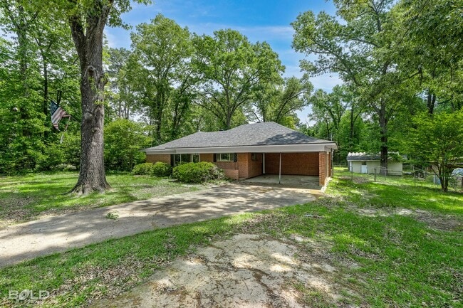 Building Photo - 6119 Bradford Dr