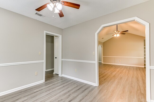 Building Photo - 2960 Glenn Hills Dr