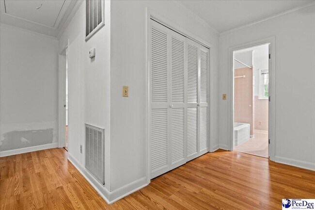 Building Photo - 2223 Camlin Ln