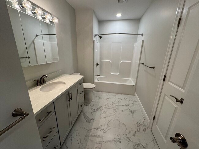 Building Photo - 320 Middlesex Ave