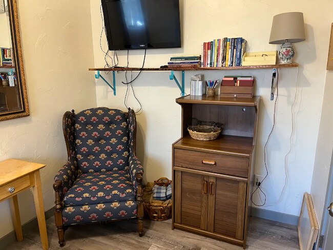 Building Photo - 1328 W Pikes Peak Ave