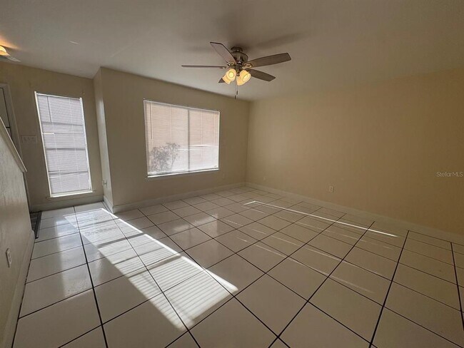Building Photo - 4033 Henley Rd