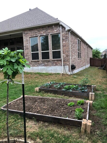 Building Photo - 12823 Florianne