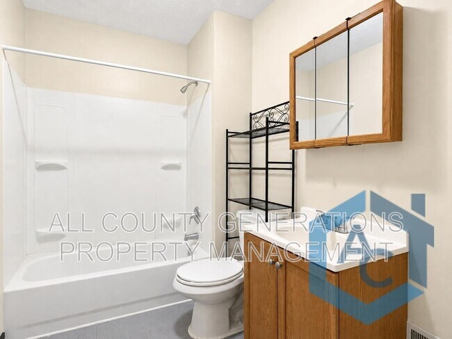 Building Photo - 3571 E 108th St