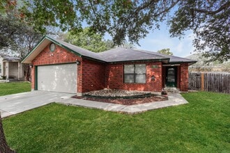 Building Photo - Spacious 3 bedroom only 8 miles from Randolph Air Force Base