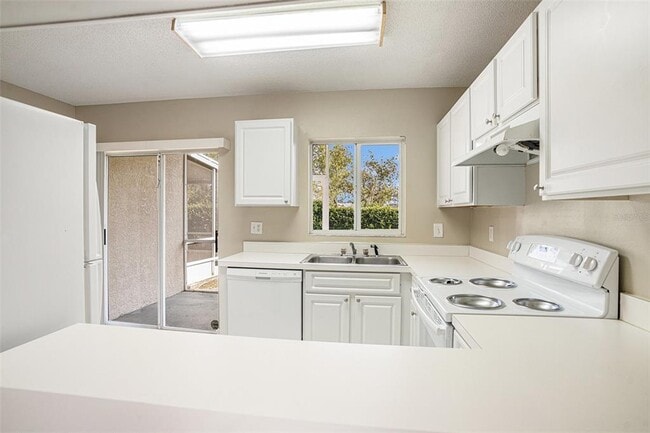 Building Photo - 1747 Fluorshire Dr