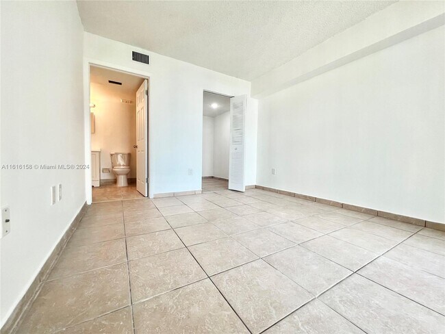 Building Photo - 2055 SW 122nd Ave