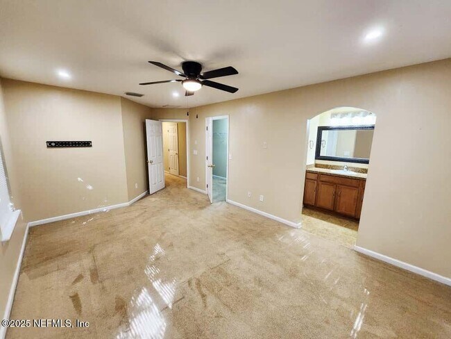 Building Photo - 6844 Misty View Dr