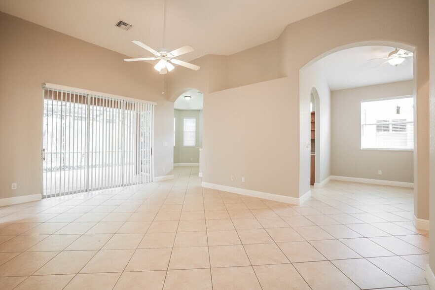 Building Photo - 15445 Cortona Way