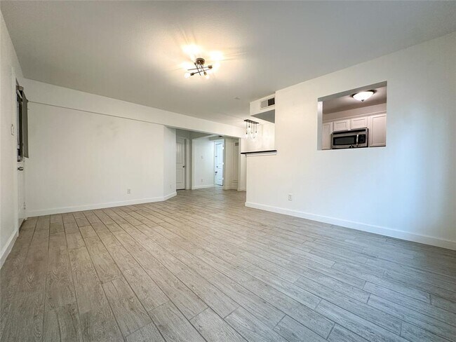Building Photo - 1307 Norwalk Ln