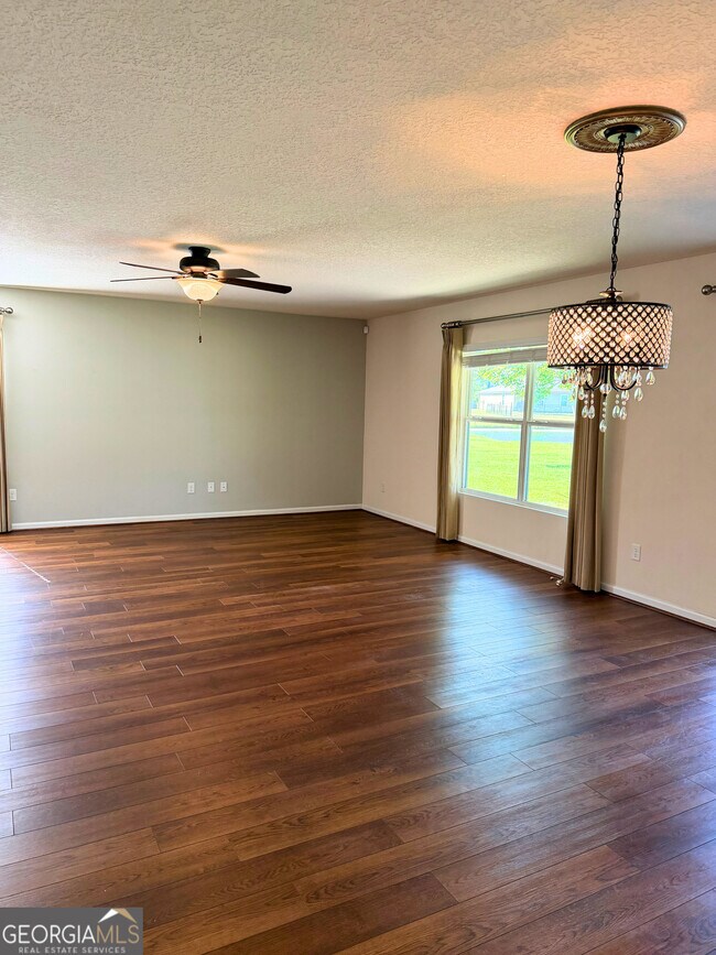 Building Photo - 227 Brooklet Cir