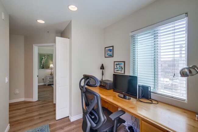 Building Photo - Steps From The Beach w/ All Utilities Included Available Jan - May 2025