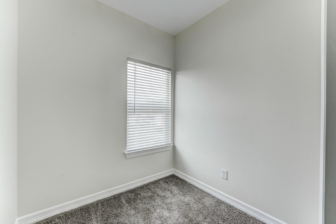 Building Photo - 410 N 4th St