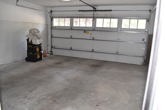 Building Photo - 2105 Herrick Ave