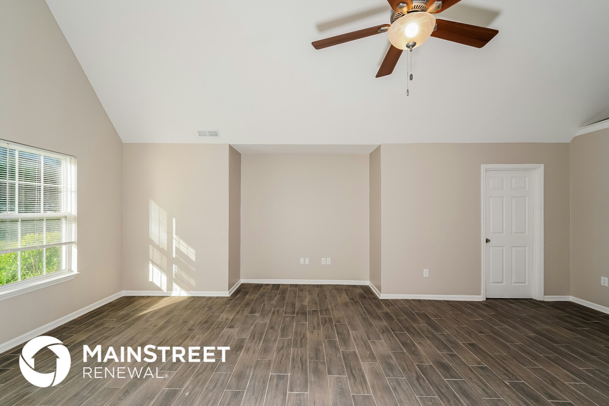 Building Photo - 1282 Railroad Dr