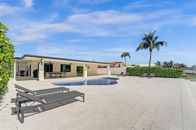 Building Photo - 915 NW 7th St