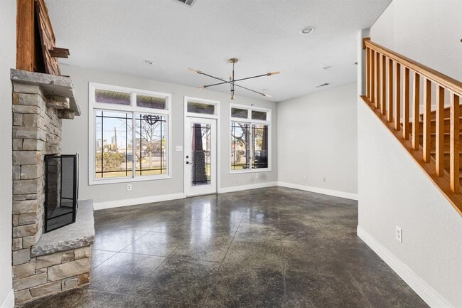 Building Photo - 2203 Lindell Ave