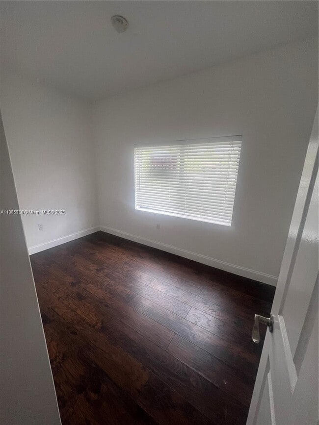 Building Photo - 920 SW 9th St