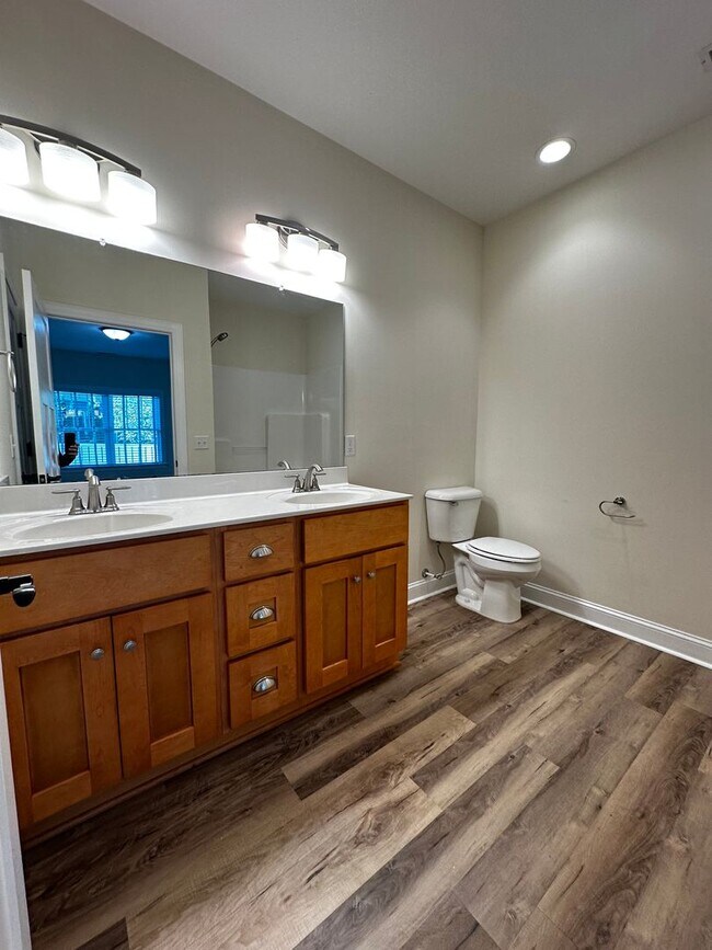 Building Photo - Single Family Home for Rent