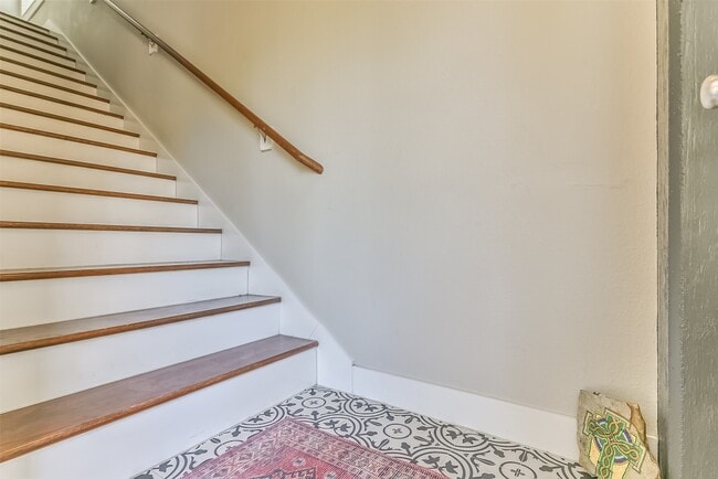 Building Photo - 1799 E Winn Ave