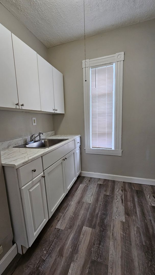 Building Photo - 41 Hevey St