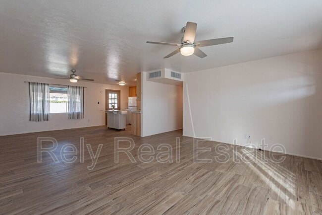 Building Photo - 8416 E Rancho Vista Dr