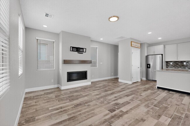 Building Photo - 5603 Linq Ct NE
