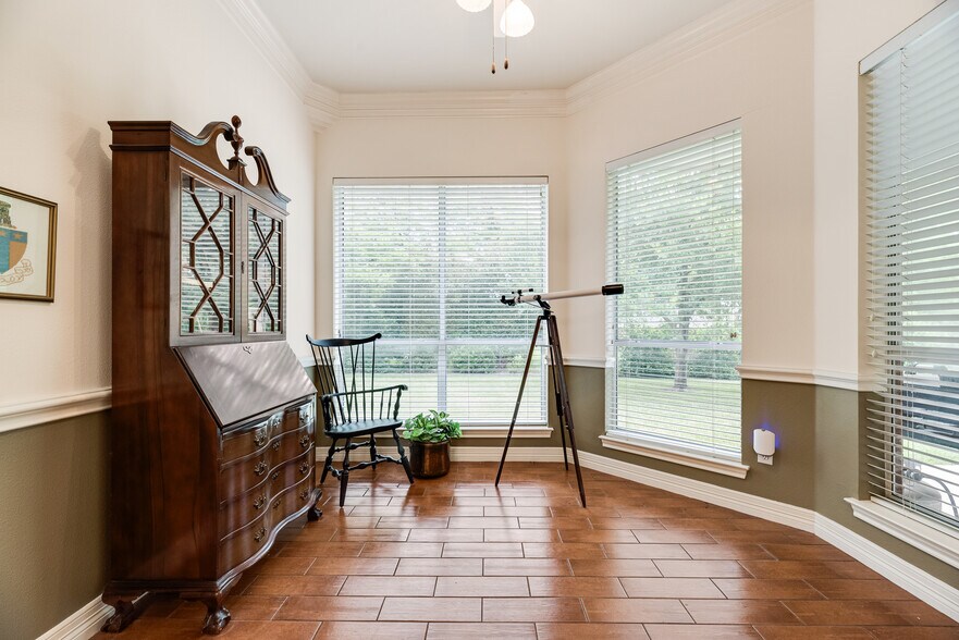 Building Photo - 8911 Hickory Hill Dr