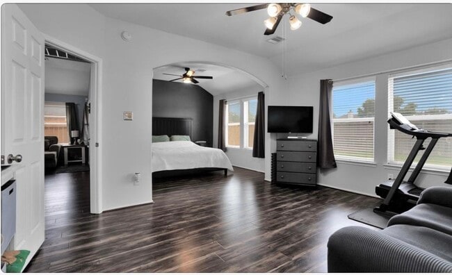 Building Photo - 5015 Bridgecrossing Ct