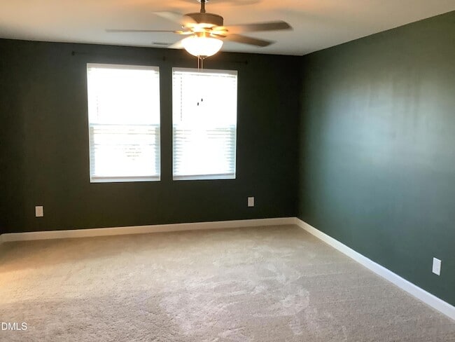 Building Photo - 35 Village Edge Dr