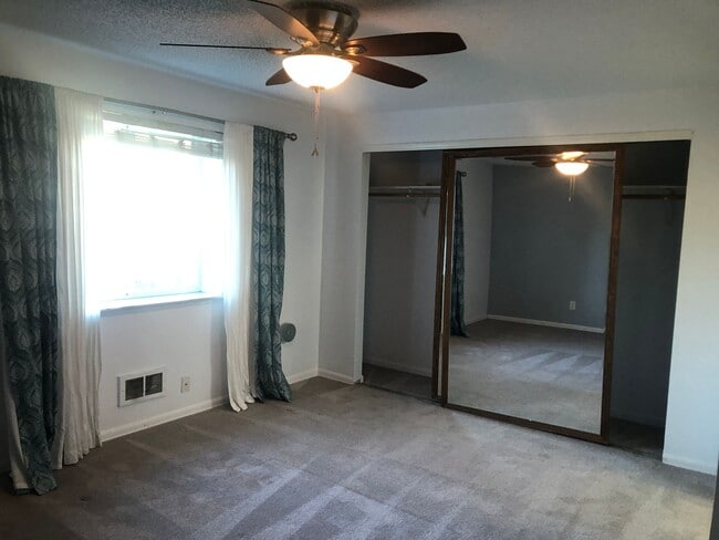 Building Photo - Kent Easthill 3 Bedroom Rambler