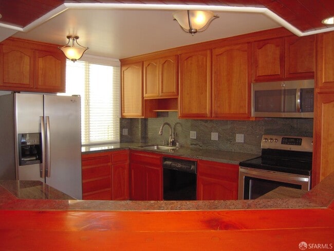 Building Photo - 168 Museum Way