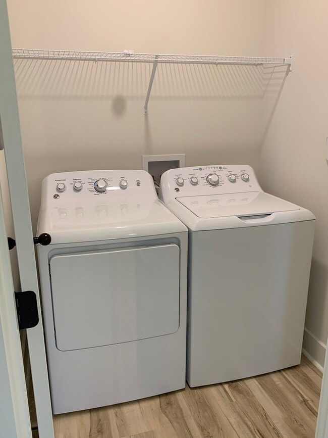 Building Photo - Piper Glenn Subdivision