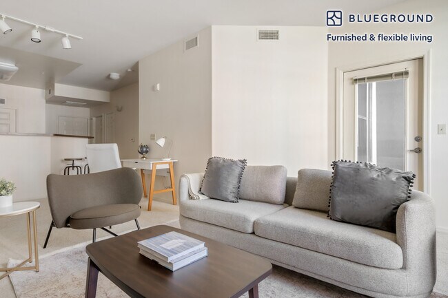 Building Photo - 39370 Civic Center Dr