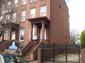 Building Photo - 121 Wooster St