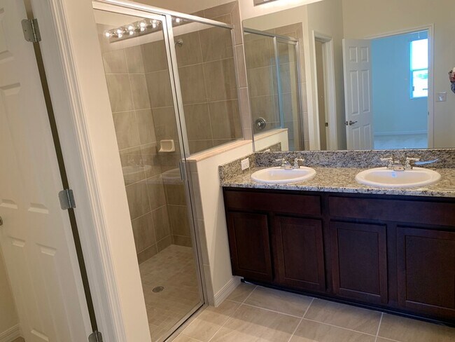 Building Photo - NW Cape Coral Single Family Home