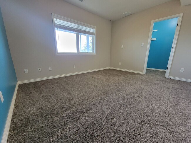 Building Photo - Beautiful, Custom Home in Comore Loma on 2 Acre Lot!  4 Beds, 3 Baths by Real Property Management