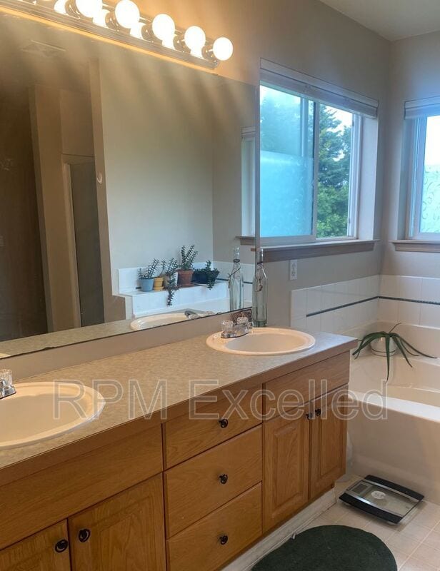 Building Photo - 1429 Hamilton Pl