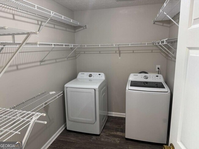 Building Photo - 1672 Walters Park Ct