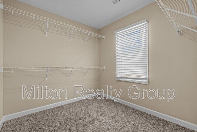 Building Photo - 528 Tip Top Ave