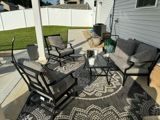 Building Photo - Knoxville 37920 - **COMING AVAILABLE August 1st** Beautiful single family home located in South K...