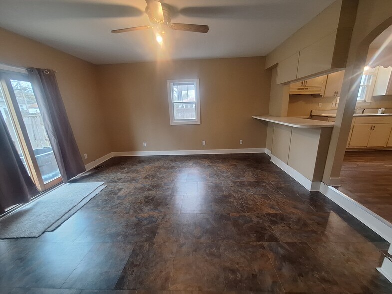 Family Room - 3602 Wheeler Ave