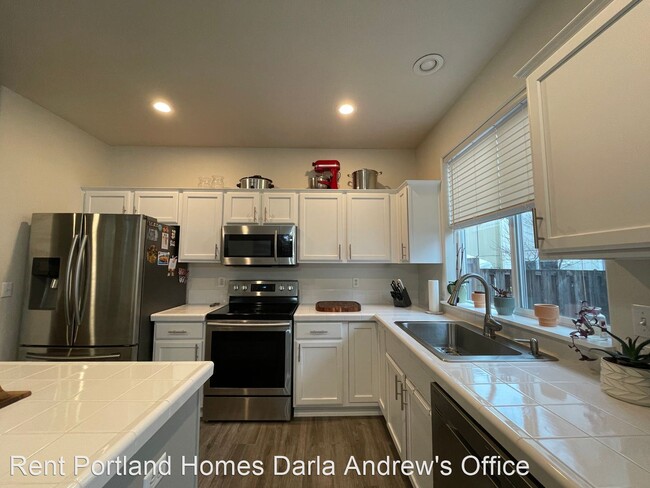 Building Photo - 3 br, 2.5 bath House - 17625 SW September Ln