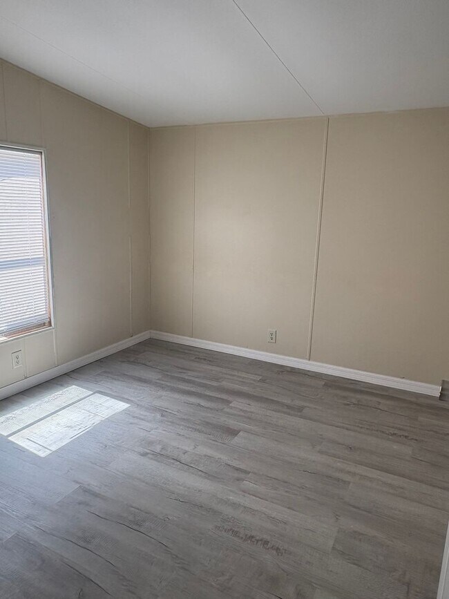 Building Photo - 10536 Bay Hills Cir